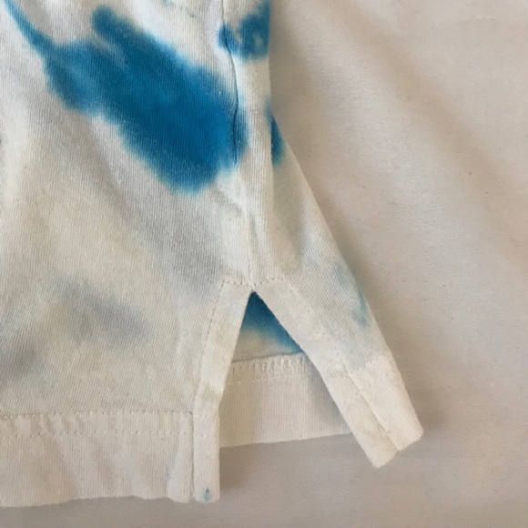 ❌SOLD❌ VS PINK “WE THE PEOPLE LIKE TO PARTY” T - Picture 5 of 5